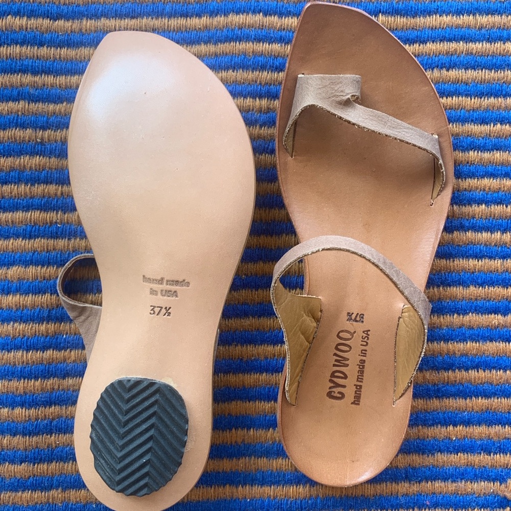CYDWOQ Women's Elegant Tan Leather Sandals